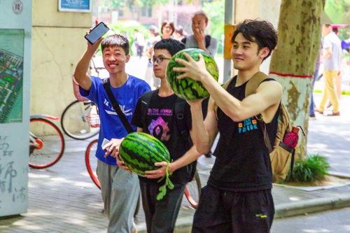 某连海事大学吃瓜,揭秘校园热点背后的真相