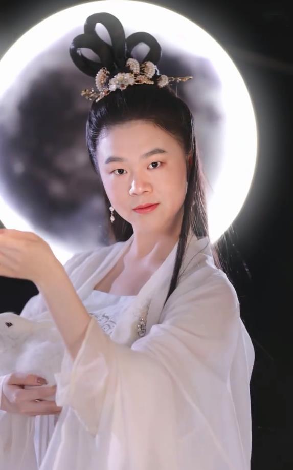 孙艺菲吃瓜,揭秘娱乐圈幕后真相