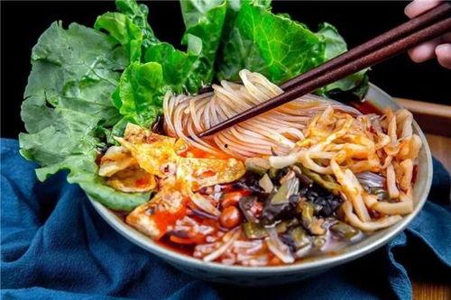 瓜慧和海瓜吃螺蛳粉,螺蛳粉的美食之旅